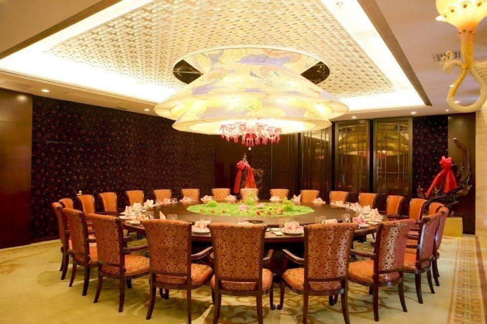 Phoenix Grand Hotel Fenghuang Exterior photo