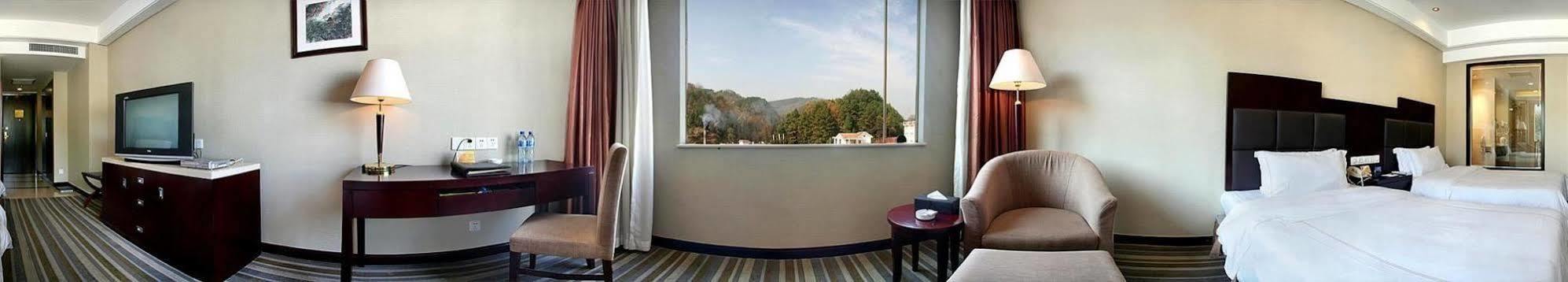 Phoenix Grand Hotel Fenghuang Exterior photo