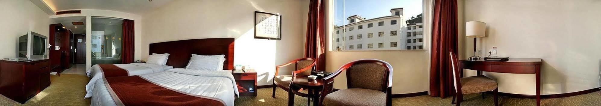 Phoenix Grand Hotel Fenghuang Exterior photo