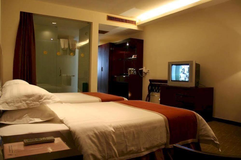 Phoenix Grand Hotel Fenghuang Exterior photo