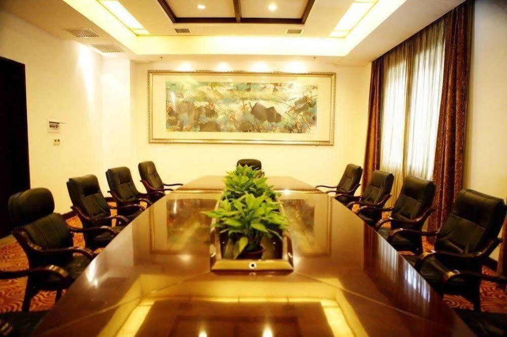 Phoenix Grand Hotel Fenghuang Exterior photo