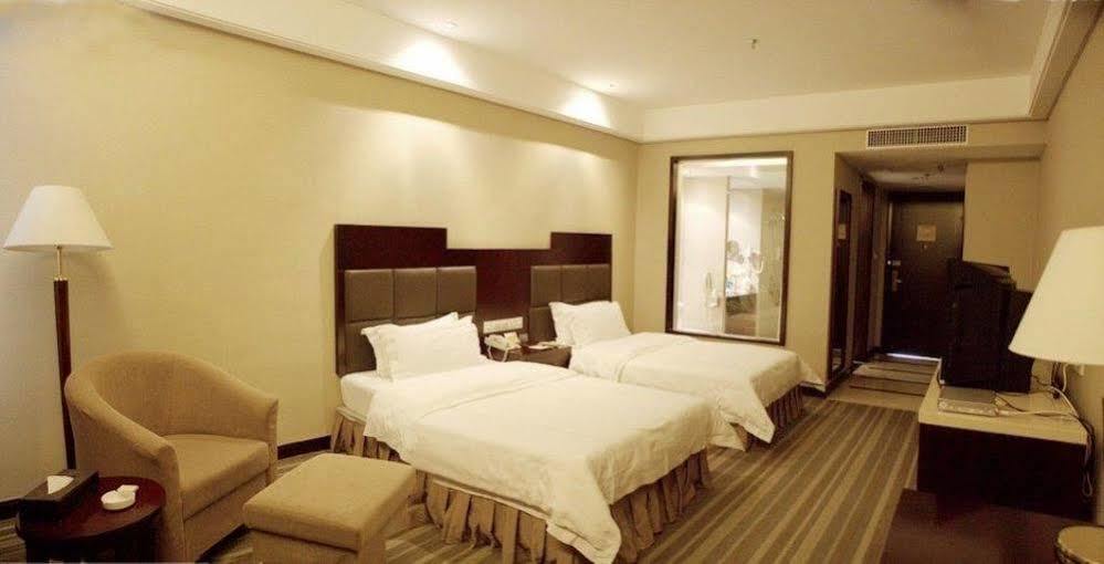 Phoenix Grand Hotel Fenghuang Exterior photo